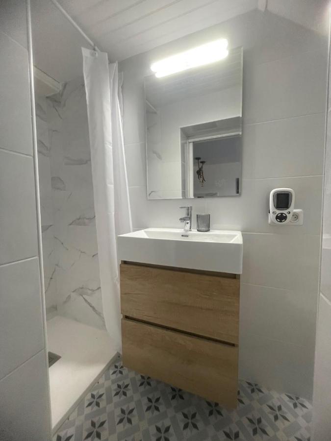 Appartement Avec Chambre Ouverte Bourg-Madame Luaran gambar