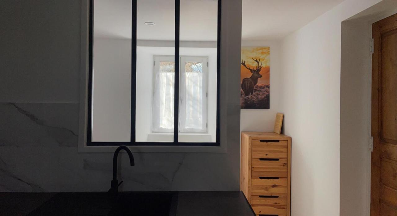 Appartement Avec Chambre Ouverte Bourg-Madame Luaran gambar